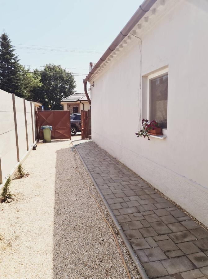 Cosy Vacation House In The Village Veľký Meder Extérieur photo
